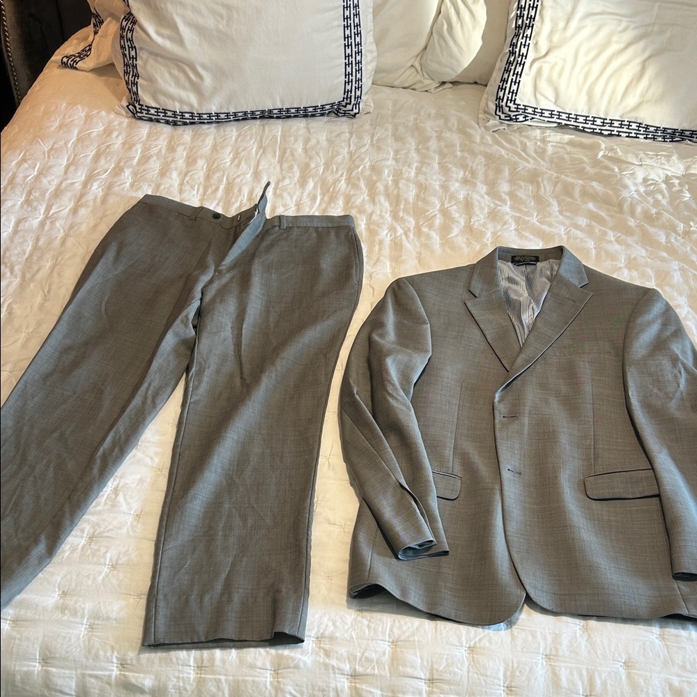 Tommy Hilfiger Light Gray Suit Set